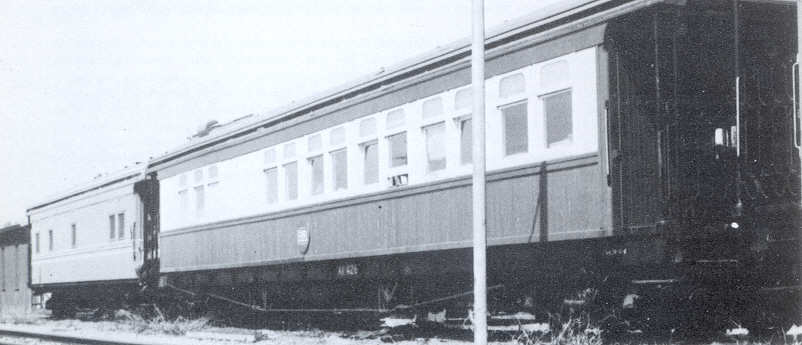 Dining Car AV 426 with AL2 behind