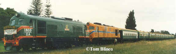 14/11/87 Just prior to the introduction of new railcars for the Australind, the W.A. ARHS organised a last AXMO XA hauled Australind with 1402 and 1405. Sadly both of these units have not been seen on the main line since the early 90's.