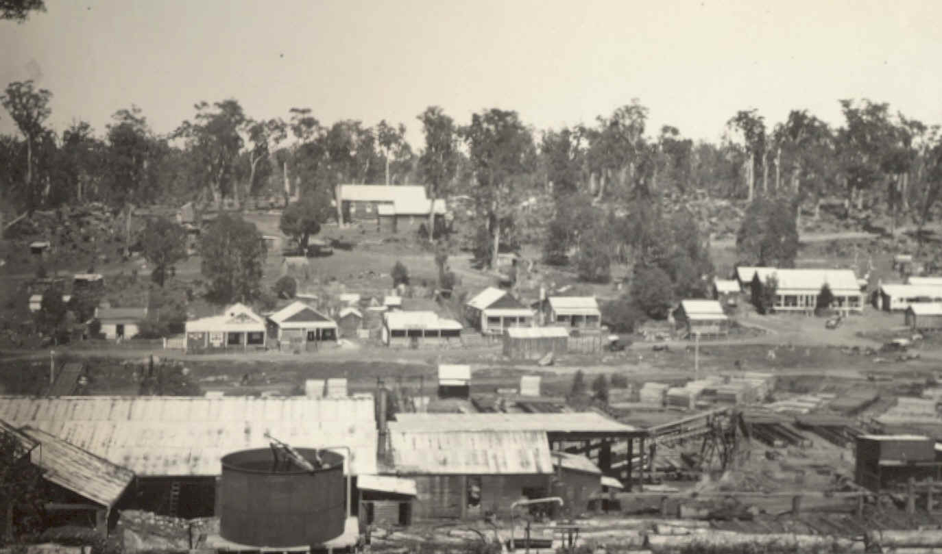 Town of Holyoake in 1928. Photo from the Alan Moon Collection.